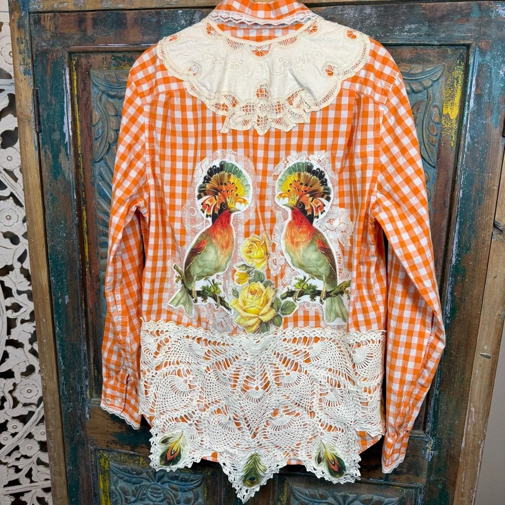 Vintage style bird floral lace appliqué upcycled dopamine shirt - Picture 6 of 11